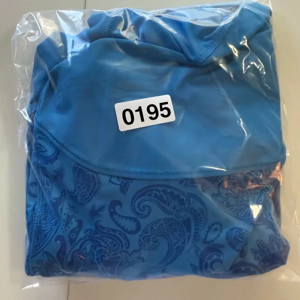 Lululemon Women Tank Top Blue Paisley Strappy Back‎ 10 - Picture 7 of 7